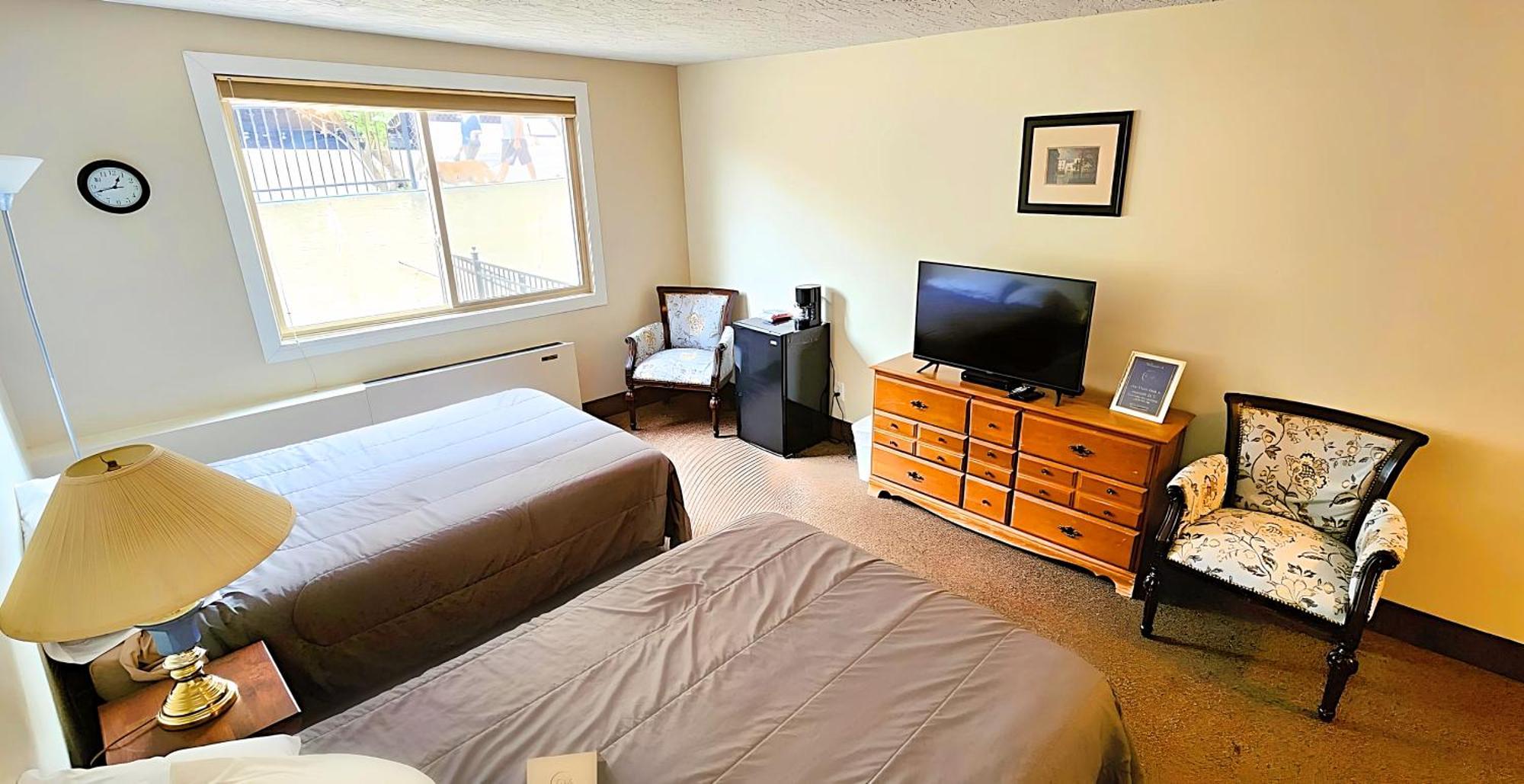 The Medicine Hat Villa Exterior photo